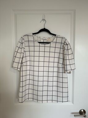 MELLODAY White Short Sleeve Top with Black Windowpane
